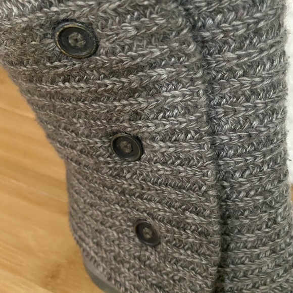 Grey Size 8 UGG Classic Cardy II Button Detailed Boots - Picture 13 of 14